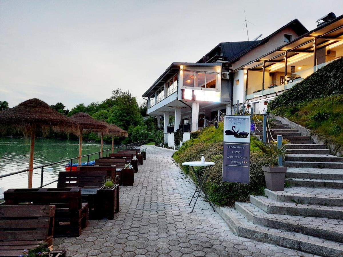 Gostisce Jezero Bed and Breakfast Medvode Buitenkant foto