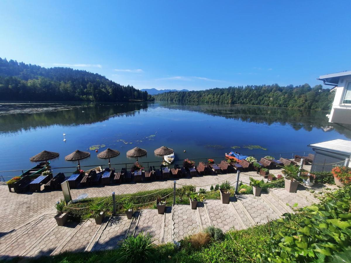 Gostisce Jezero Bed and Breakfast Medvode Buitenkant foto