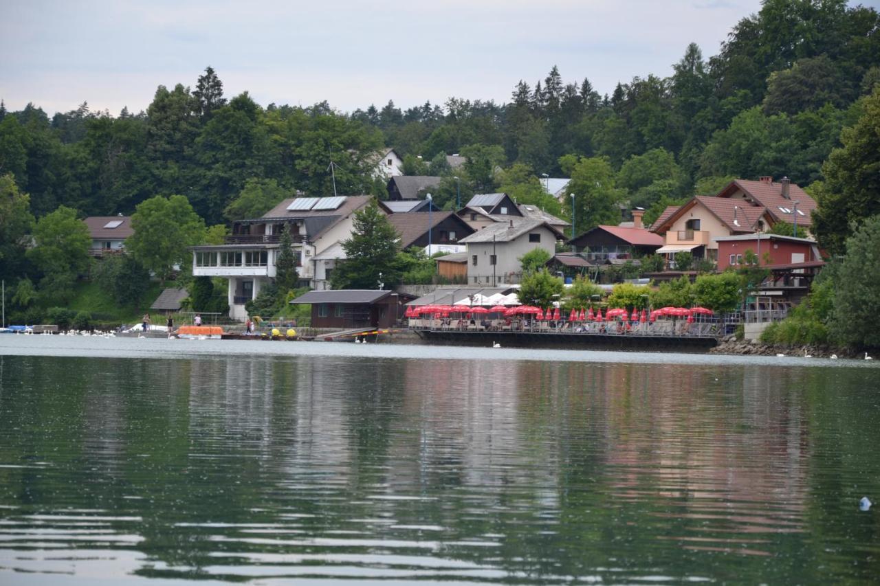 Gostisce Jezero Bed and Breakfast Medvode Buitenkant foto